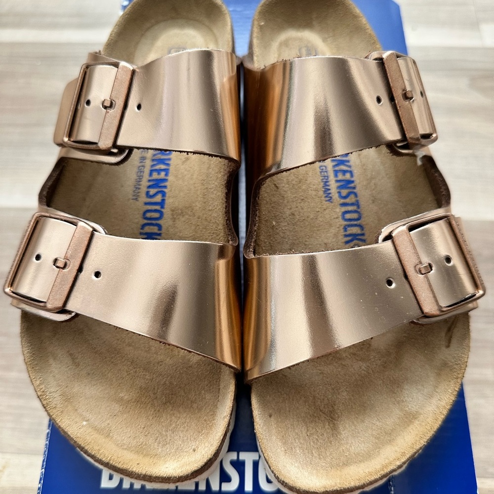 Birkenstock Arizona Soft Footbed Sandal - excellent condition